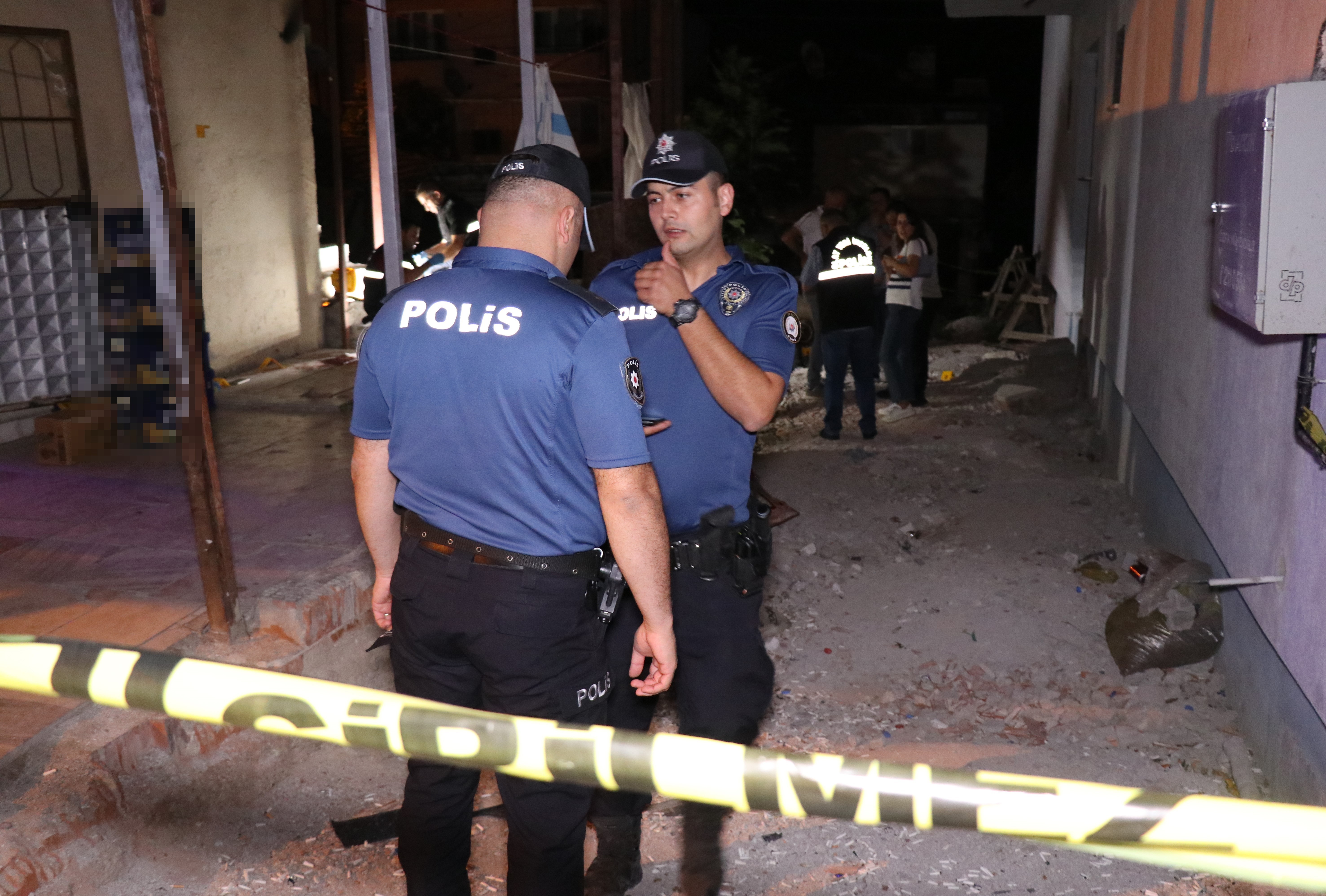 Eski eşi ve birlikte yaşadığı kişiyi pompalı tüfekle öldürdü