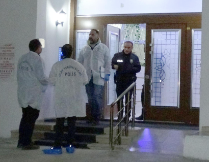 Eski eşini 14 yerinden, onun sevgilisini ise 8 yerinden bıçakladı