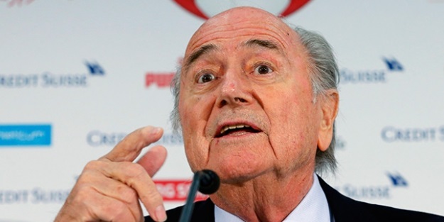 Eski FIFA Başkanı Sepp Blatter hastaneye kaldırıldı