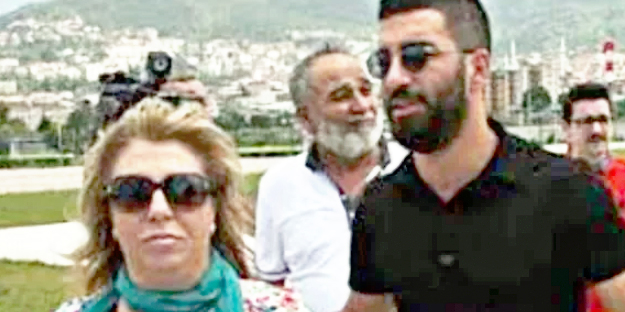 Eski futbolcu Arda Turan'a büyük şok!