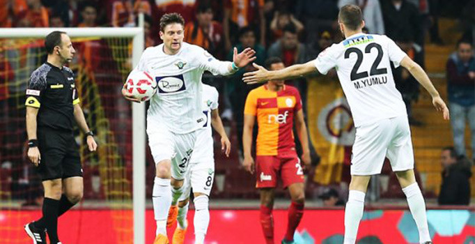 Eski futbolcudan TFF'ye çağrı: Kupayı Akhisar'a verin