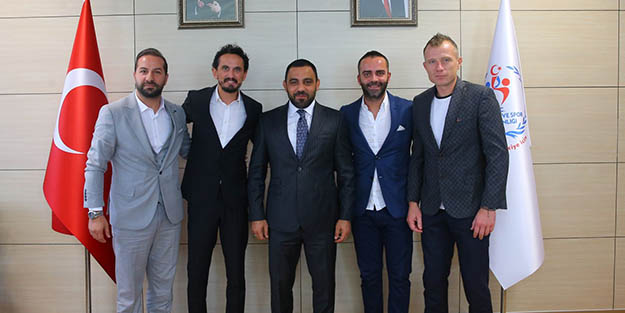 Eski futbolculardan Yerlikaya'ya ziyaret
