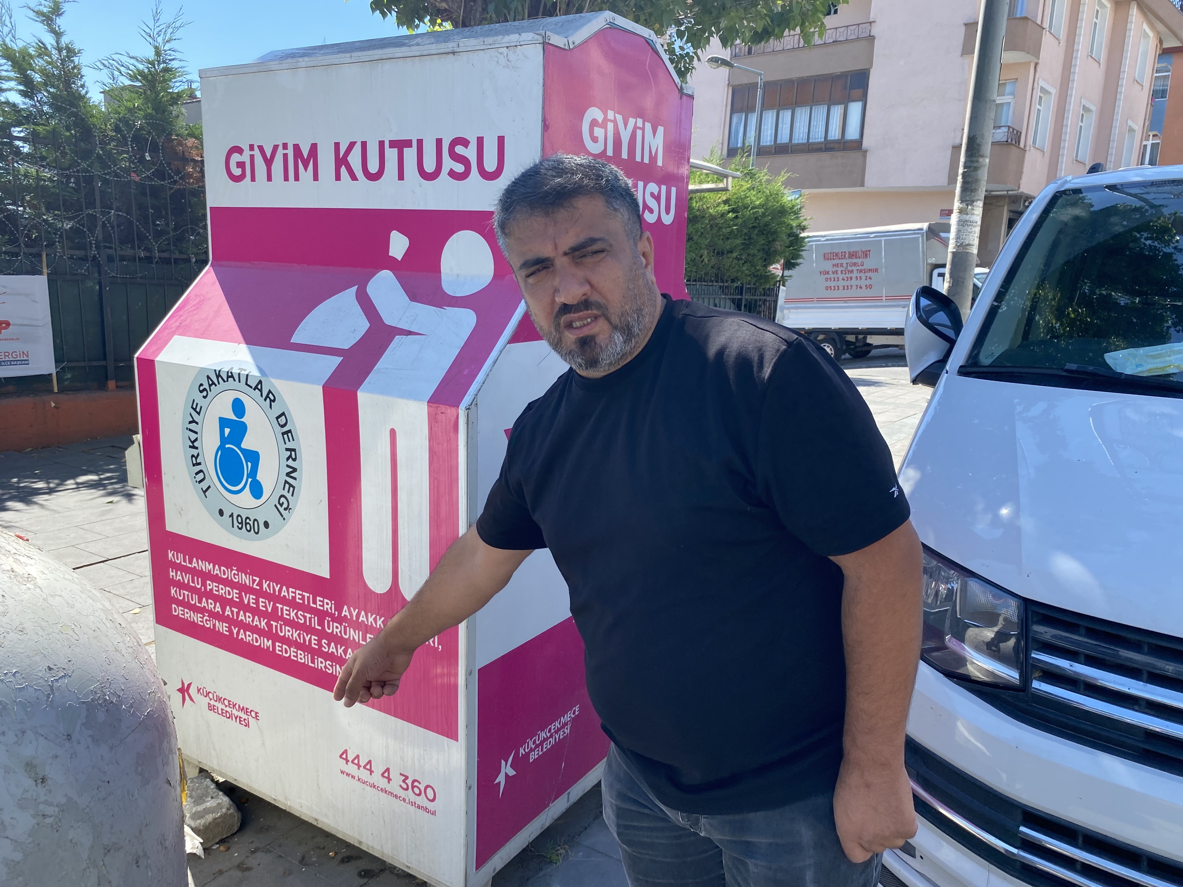 Eski giyisilerin içine saklamışlardı! Yanlışlıkla bakın ne yaptı