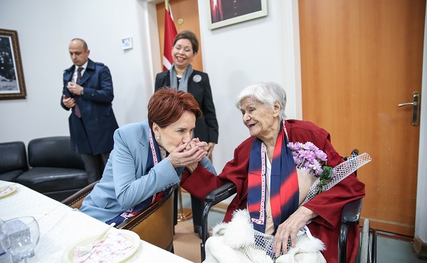 Eski hocası Akşener’i köşeye sıkıştırdı