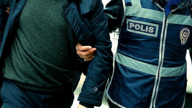 Eski komiser yardımcısı ve polislere FETÖ'den gözaltı