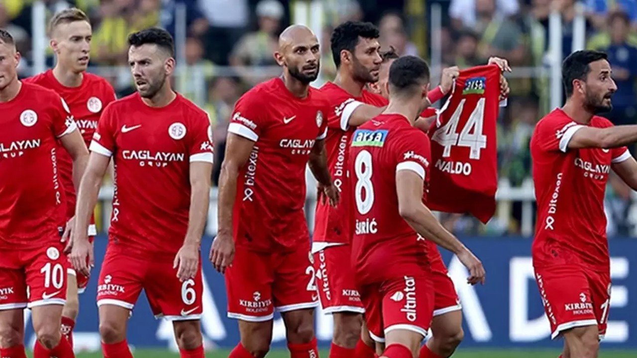 Eski milli futbolcu kariyerini noktaladı