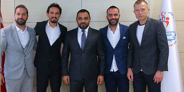 Eski milli futbolculardan Hamza Yerlikaya'ya ziyaret
