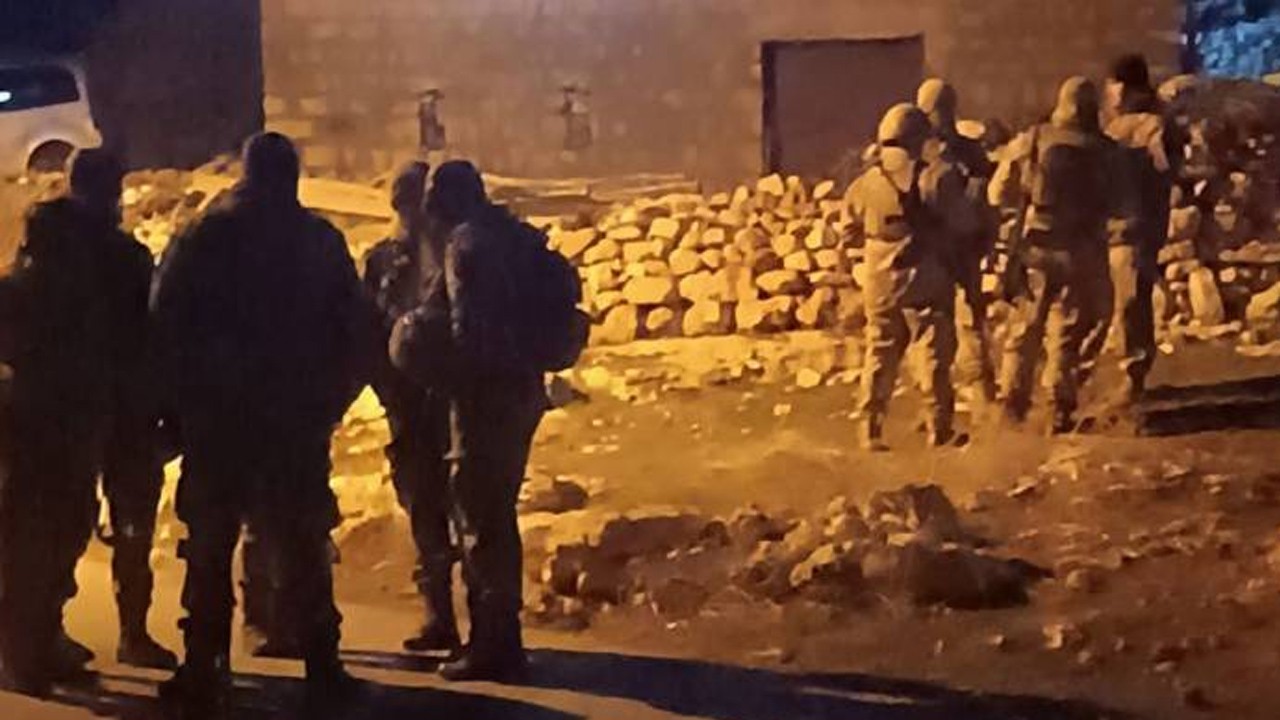 Eski muhtar eşini vahşice katletti