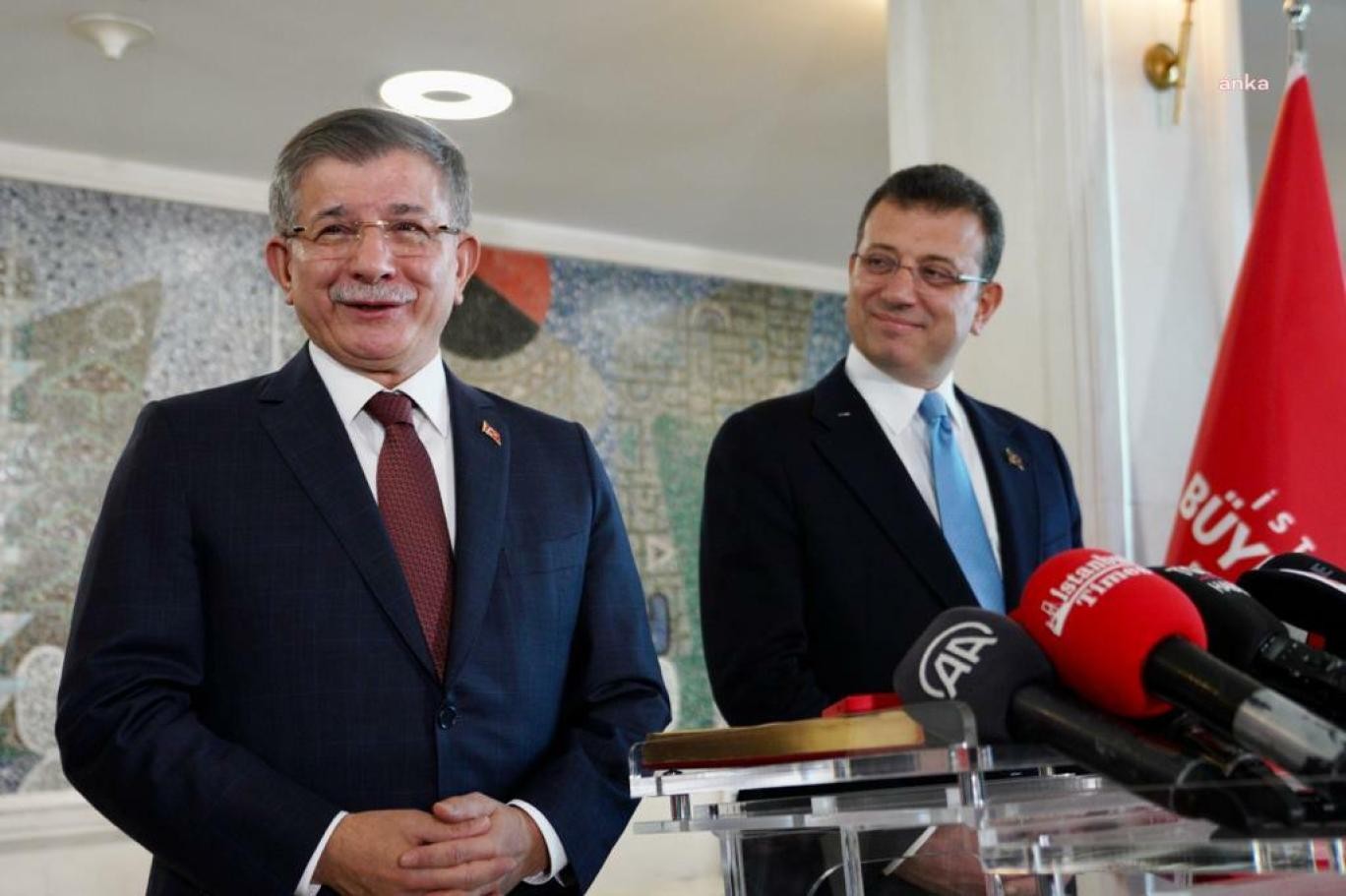 Eski ortak Ahmet Davutoğlu, Ekrem İmamoğlu’nu bir günde sildi