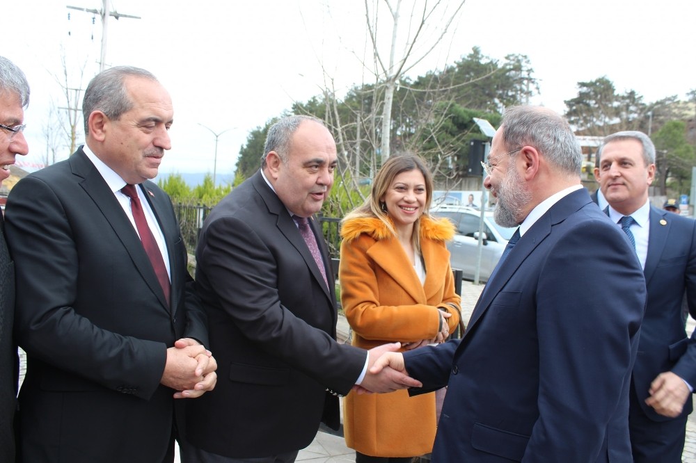 Eski Sağlık Bakanı Akdağ, “Terörü Türkiye’de tamamen alt ettik” 