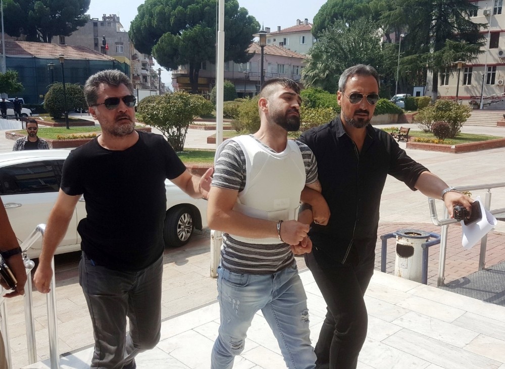 Eski sevgilisi ve erkek arkadaşını öldüren zanlı adliyeye sevk edildi 