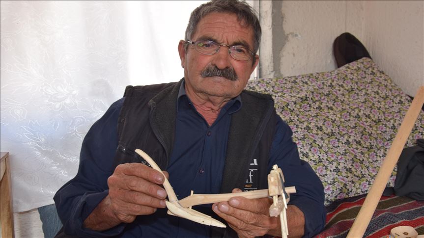 Eski tarım aletlerinin yeni nesillere tanıtımı maketlerle yapılıyor