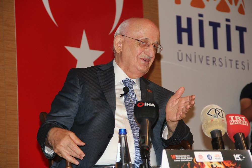 Eski TBMM Başkanı 15 Temmuz’da yaşananları anlattı 