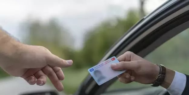 Eski tip sürücü belgesi olanlar dikkat! Para cezası var! 4 bin 64 lira