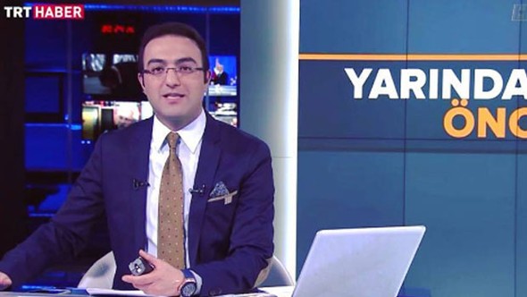  TRT eski spikeri Yunanistan'a kaçarken enselendi!
