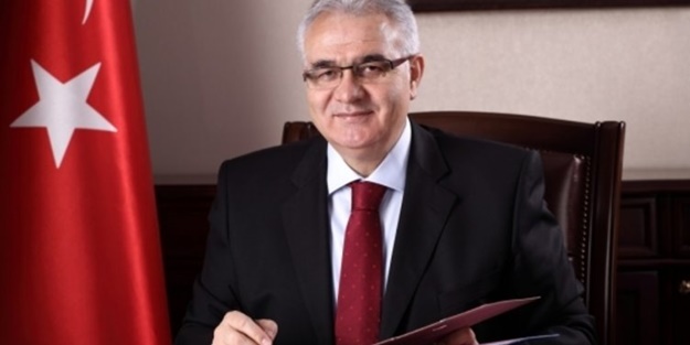 Eski vali 7 yıl hapis cezası almıştı! Eşi de FETÖ'cü çıktı