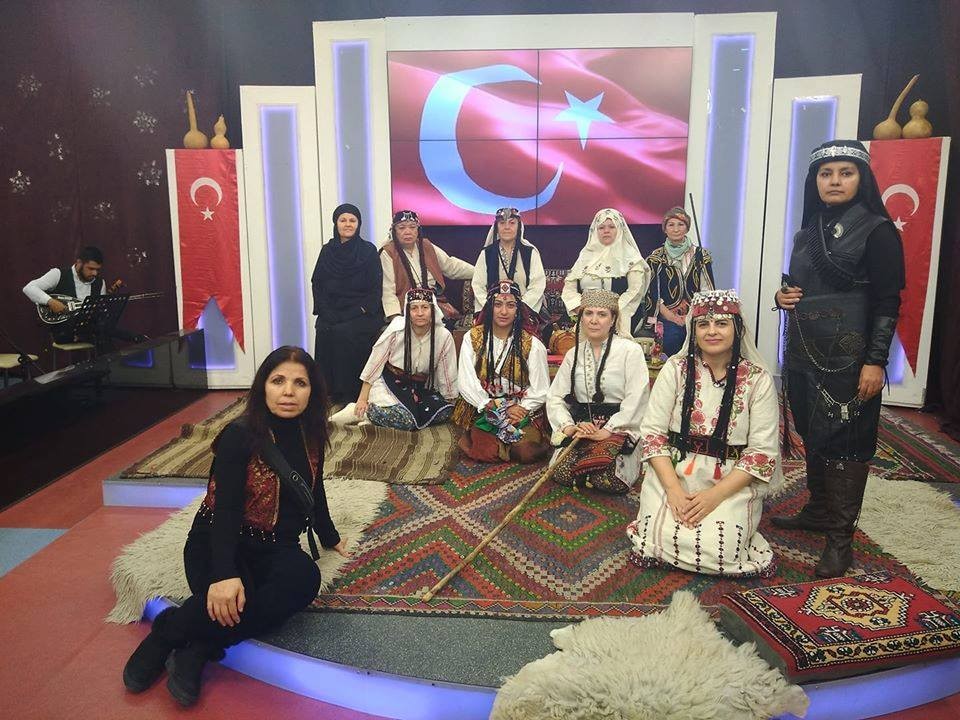 Eskişehir Anadolu Bacıları Derneği Tiyatro Topluluğu, ‘Zafere Götüren Analar’ adlı tiyatro oyunu sahneledi 