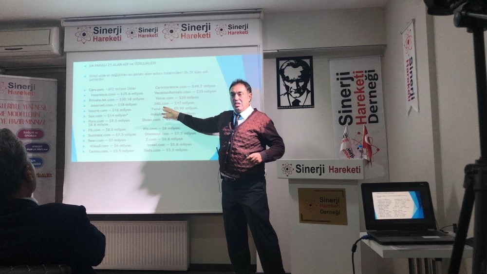 Eskişehir Anadolu Üniversitesi Öğretim Üyesi Doç. Dr. Kozak’tan, ‘E-İhracatta Yerelleşme’ konulu konferans 