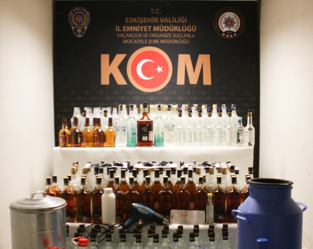 Eskişehir emniyetinden kaçak ve sahte içki operasyonu 