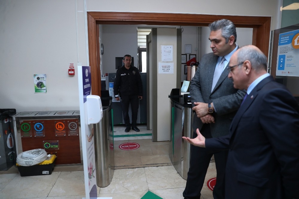 Eskişehir Valiliği’nde Kovid-19’a karşı termal kameralı önlem 