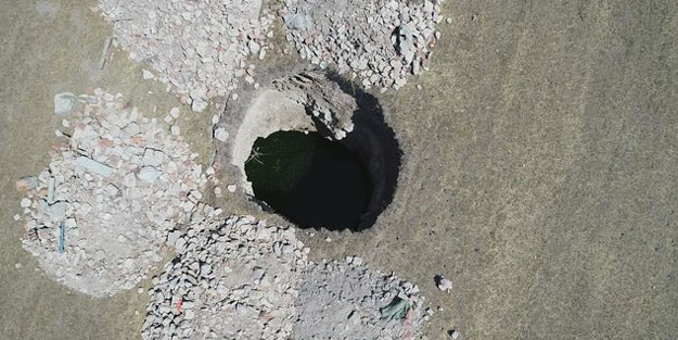 Eskişehir’de 7 metre çapında obruk oluştu