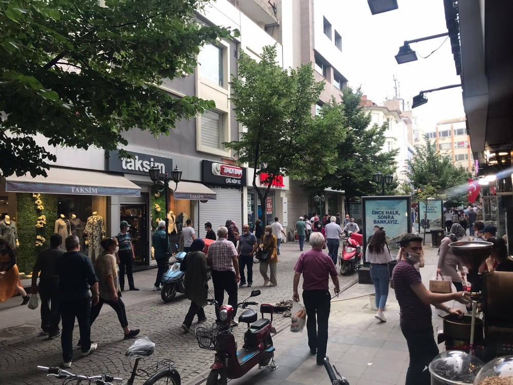Eskişehir’de adeta insan seli yaşanıyor 