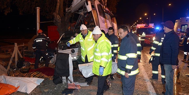 Eskişehir'de feci kaza: Çok sayıda ölü ve yaralı var