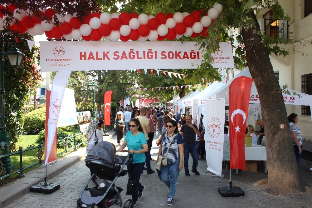 Eskişehir’de Halk Sağlığı Sokağı etkinliği başladı 
