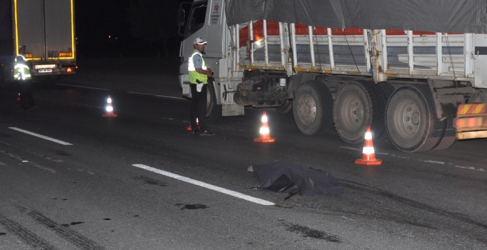 Eskişehir'de kamyonun çarptığı yaya hayatını kaybetti