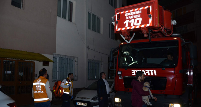 Eskişehir’de kız apartında yangın