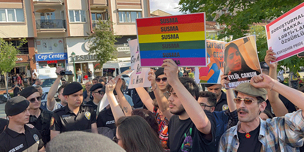 Eskişehir'de LGBT taşkınlığına polis müdahalesi! 10 gözaltı...