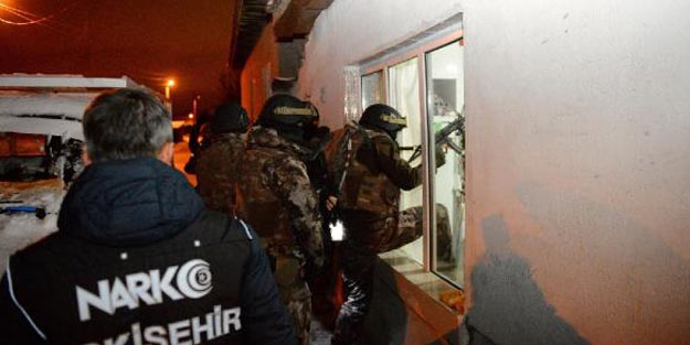 Eskişehir'de uyuşturucu operasyonu: 33 gözaltı