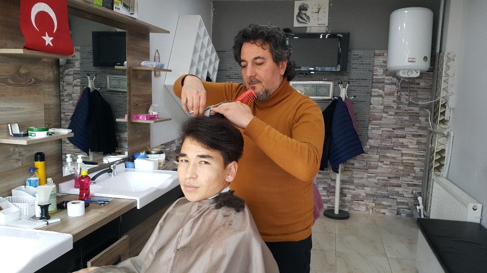 Eskişehir’de ‘Şehit ve Gazi Çocuklarına’ ücretsiz tıraş 