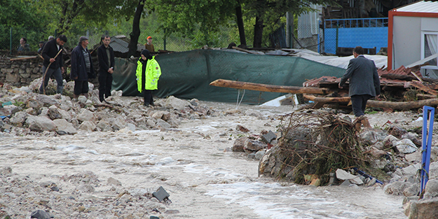 Eskişehir'de sel felaketi! Evler yıkıldı hayvanlar telef oldu