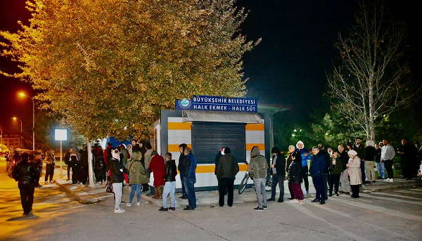 Eskişehir'de su kuyruğu! ESKİ’den yüzde 70 zam