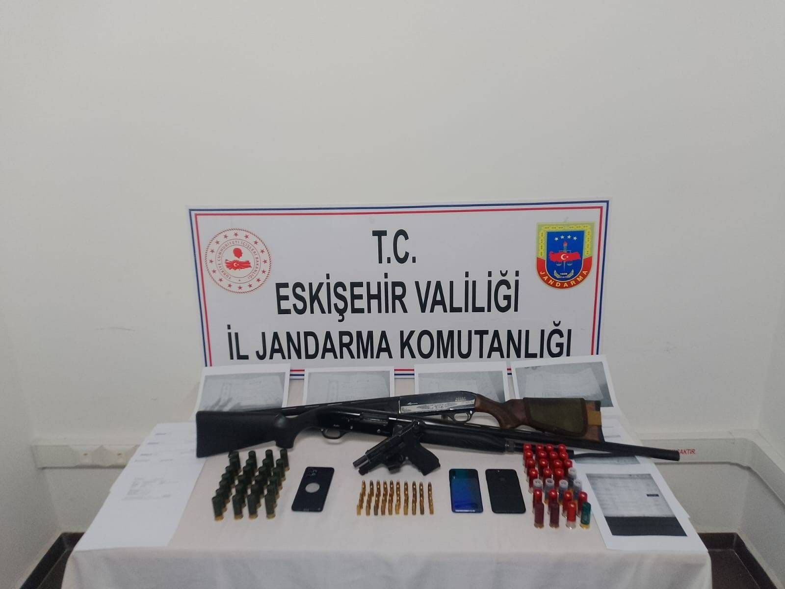 Eskişehir’de tefeci çetesine darbe! 3 kişi yakalandı!