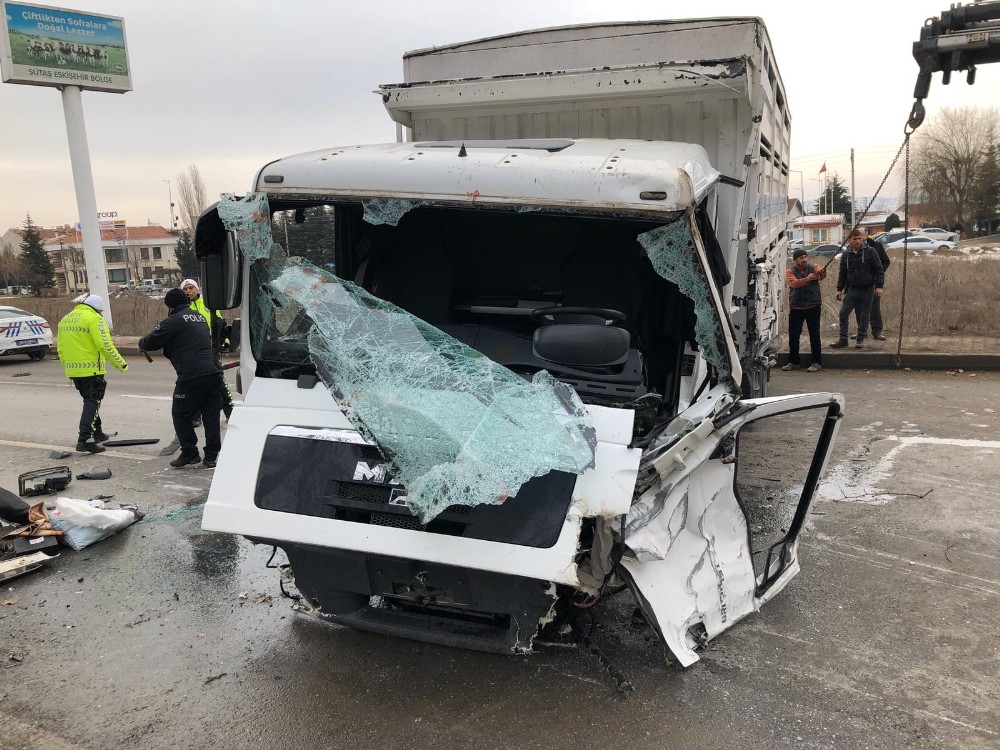 Eskişehir’de trafik kazası: 2 yaralı 