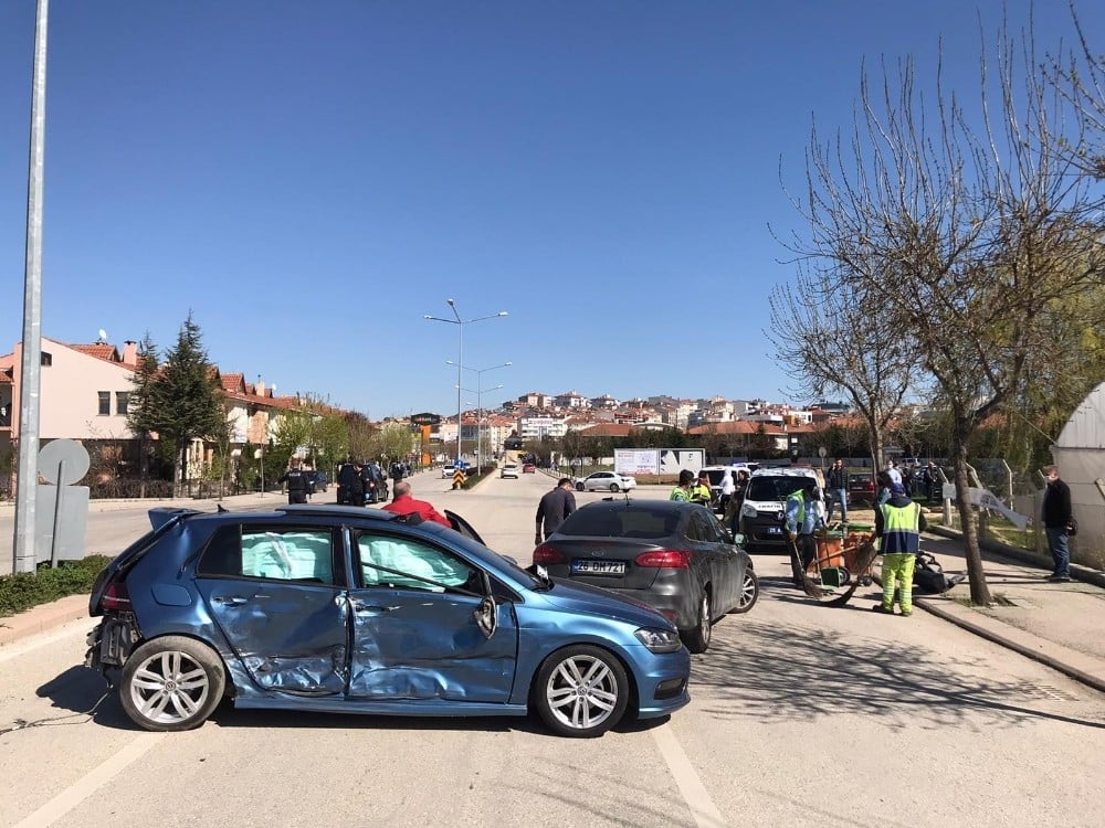 Eskişehir’de trafik kazası: 3 yaralı 