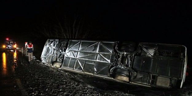 Eskişehir'de yolcu otobüsü devrildi!