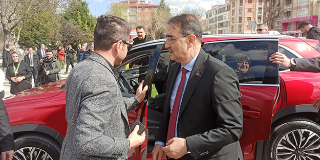 Eskişehir'de yolların tozunu attıran TOGG'a vatandaştan büyük ilgi