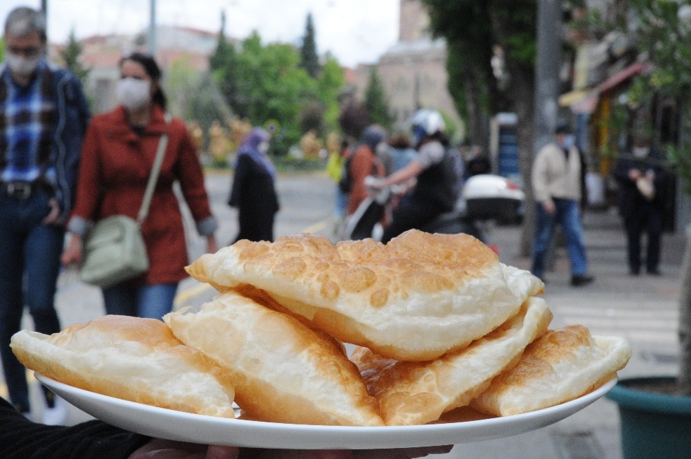 Eskişehir’in meşhur lezzeti çiböreğe hasret sona erdi 
