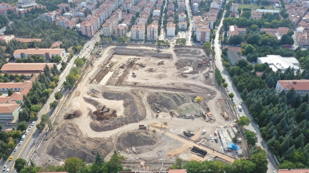 Eskişehir’in Millet Bahçesi yapımına hızla devam ediliyor 