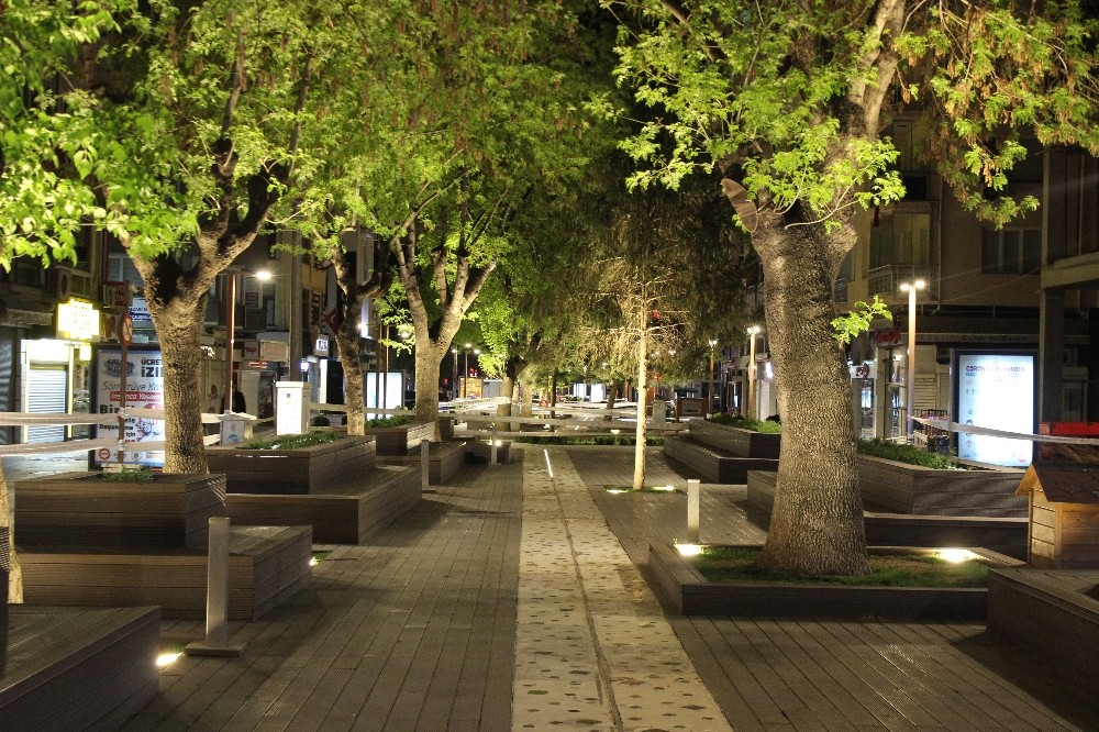 Eskişehir’in sokaklarında korona sessizliği 