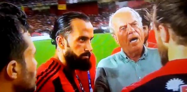 Eskişehirli futbolcu penaltı atmak istemedi! Kriz çıktı...