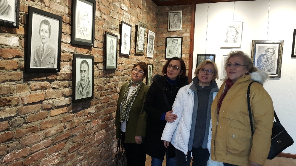 Eskişehirli ressam Salih Sel’den ‘Karakalem Portre Sergisi’ 