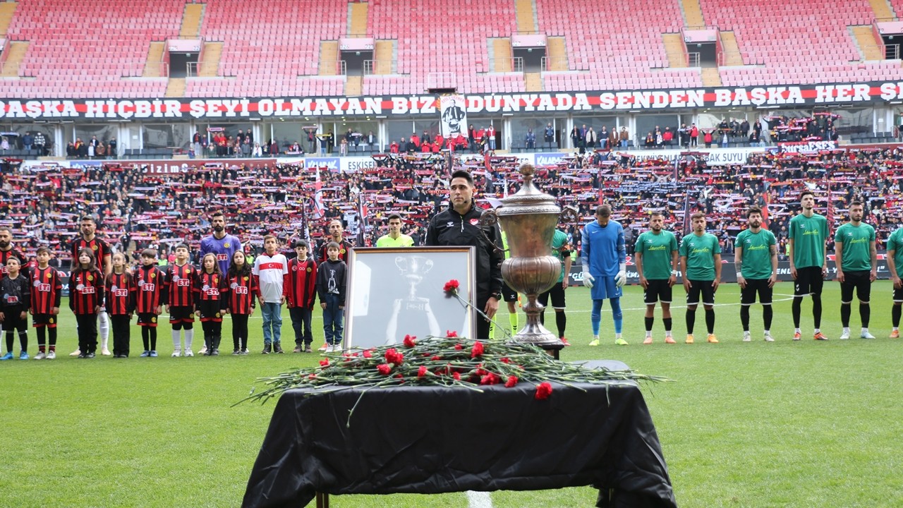 Eskişehirspor, Fethi Heper anısına farklı kazandı: 4-0