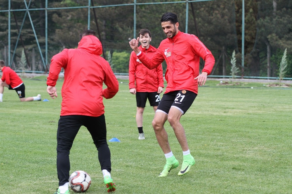 Eskişehirspor hız kesmiyor 