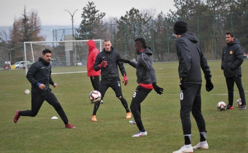 Eskişehirspor İstanbulspor’u yenip nefes almak istiyor 