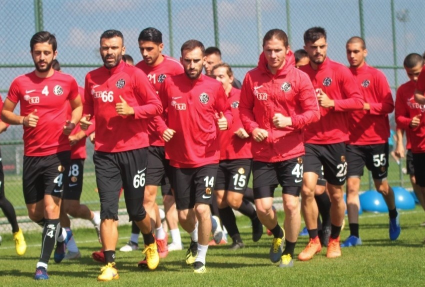 Eskişehirspor sezon hazırlıklarına devam etti 