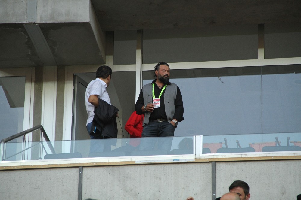 Eskişehirspor’da istifa eden Osman Taş yeniden başkan oldu 